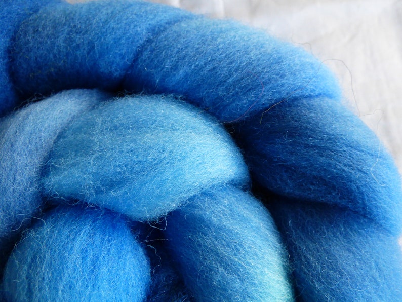 Hand Dyed Wool Roving Top - 100g Blue Southdown