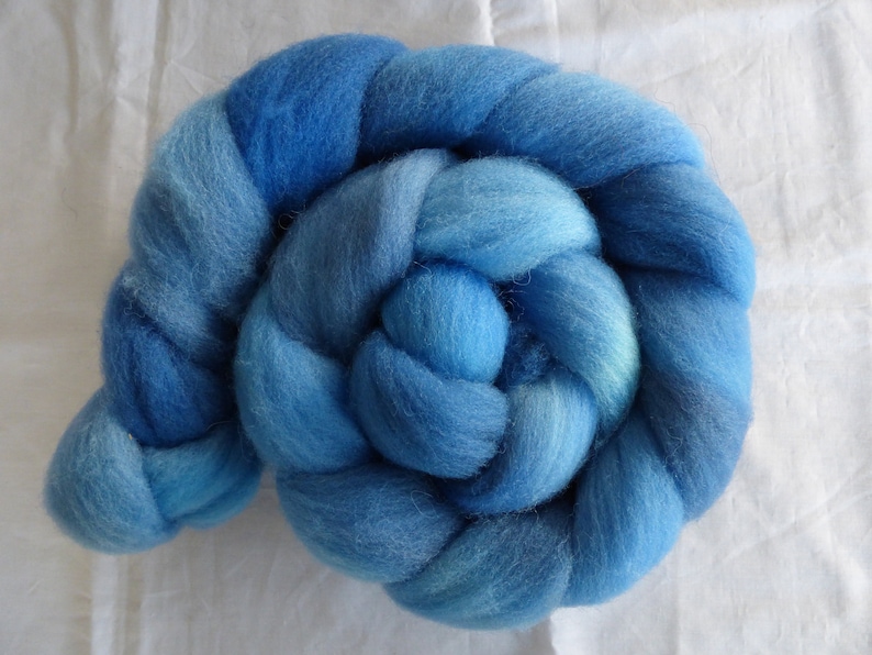 Hand Dyed Wool Roving Top - 100g Blue Southdown