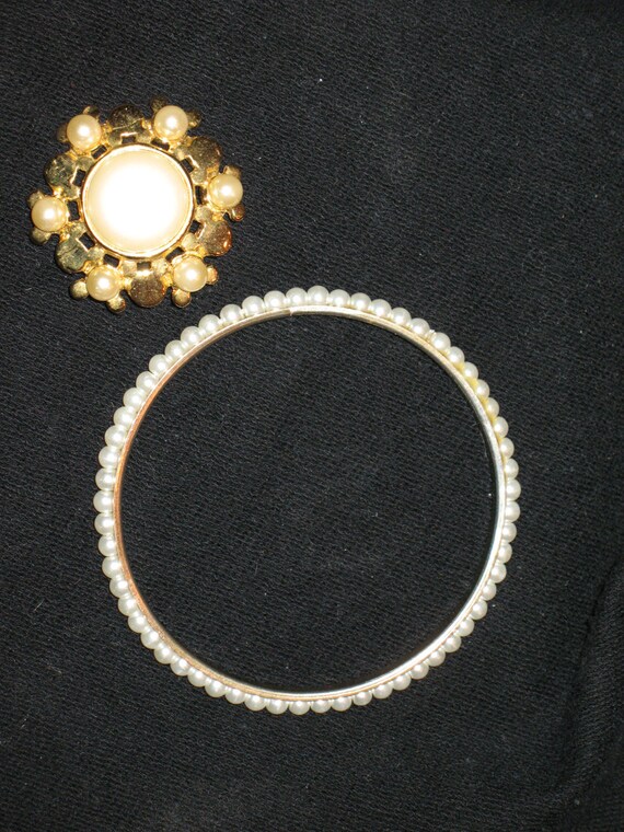Brooch  with  bangle bracelet