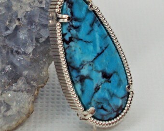 Kingman Turquoise Pendant in Silver -- Circle