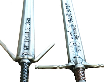 Espadas dobles de The Witcher 3: acero (Ultimatum) y plata (Espadas Maugrim)