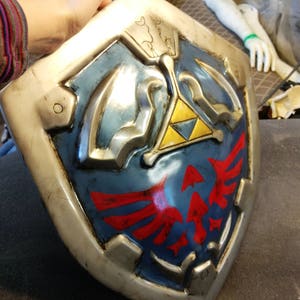 Link's Hylian Shield LifeSized image 2