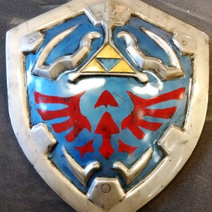 Link's Hylian Shield LifeSized image 1