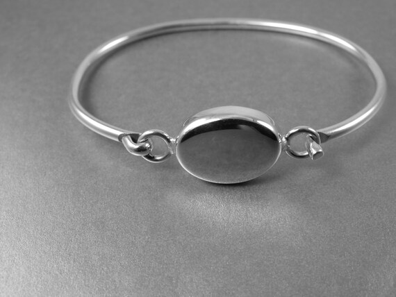 Sterling Silver Monogrammable Engravable Oval Bangle Bracelet Sterling Silver Monogrammable Engravable Oval Bangle Bracelet
