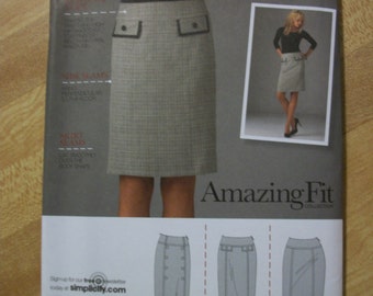 Simplicity 2475 Misses (Size H5 6,8,10,12,14) & (Size U5 16,18,20,22,24) skirt in two lengths  slim, average and curvey fit