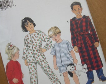 Simplicity 8493 Toddlers and Child's (size 1/2, 1, 2, 3, 4, 5, 6)  Sleepwear. Pajamas and robe.  New uncut pattern.