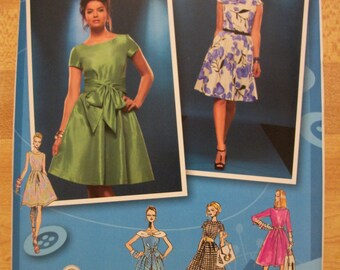 Simplicity 2444 Project Runway Misses Size D5 4-6-8-10-12 & (Size P5 12-14-16-18-20) dress with collar and sleeve variations. NEW,FF,uncut