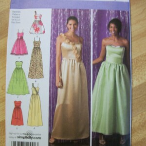 Simplicity 2440 Misses/Miss Petite(D5 4,6,8,10,12)&( P5 12,14,16,18,20)dress 3 lengthsw/skirt variations - pattern includedfor B, C, D, cup