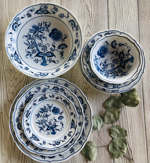 2002 Blue Danube Dishes Japan Dinner Plate Salad Plate Bread Plate