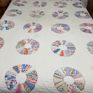 Vintage Feedsack Quilt 88 x 72 Hand Quilted Dresden Plate Quilt Antique Fabric Quilt Cottage Farmhouse Bedding