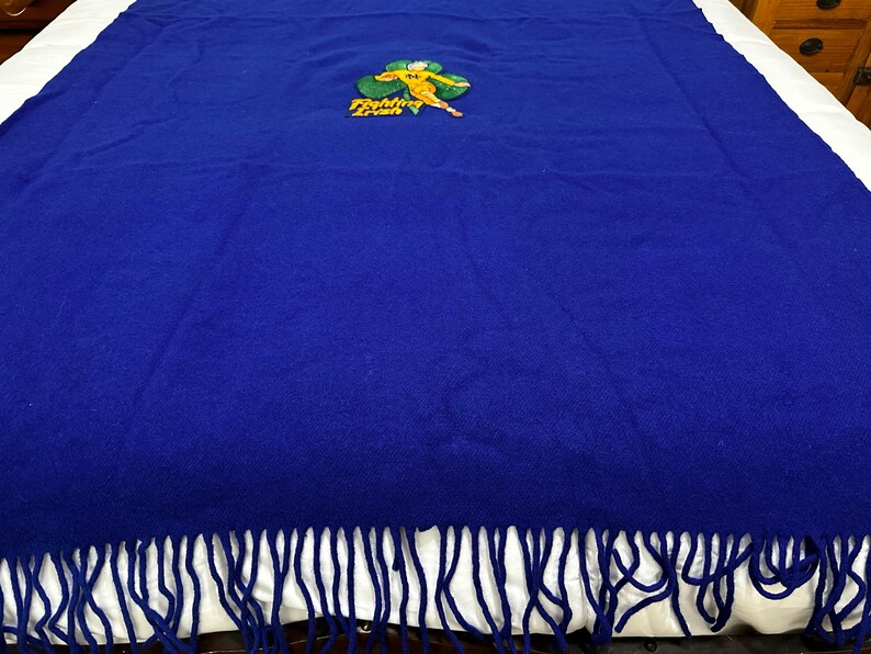 Vintage 1960s Pendleton Wool Notre Dame Fighting Irish Stadium Blanket – ND Football – Original Case & Cushion Bild 17