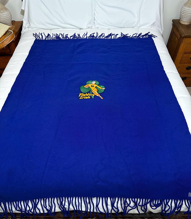 Vintage 1960s Pendleton Wool Notre Dame Fighting Irish Stadium Blanket – ND Football – Original Case & Cushion Bild 20