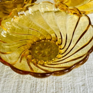 4 amber swirl bowls Hazel Atlas 5&quot; scalloped bowl fruit bowl dessert bowl sauce bowl retro kitchen 1960 1970s glassware vintage replacements
