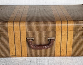 Maleta vintage de tweed grande, color verde oliva, años 40, de fibra tejida, con detalles de cuero, estuche de viaje decorativo, 65 cm (25,75 pulgadas).