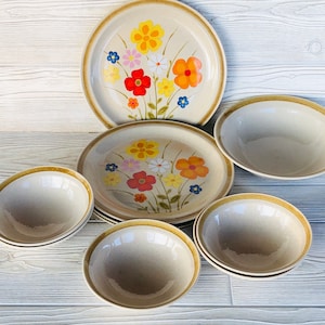 International China Linda Country living Stoneware Dinner plate cereal bowls Japan dinnerware floral 1970s 80s stoneware dishes replacements