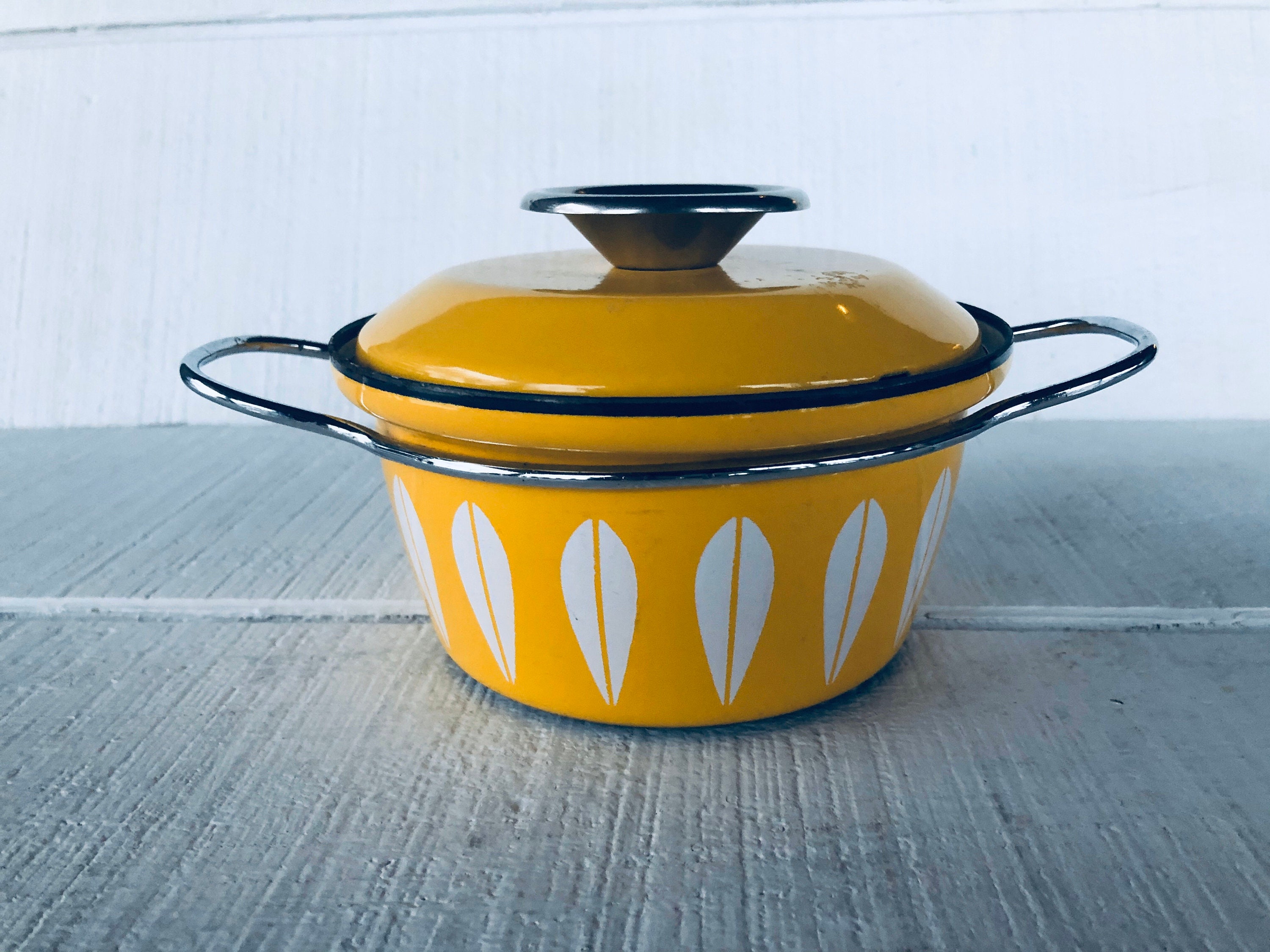 Vintage Catherine Holm Yellow Lotus Dutch Oven Norwegian Design