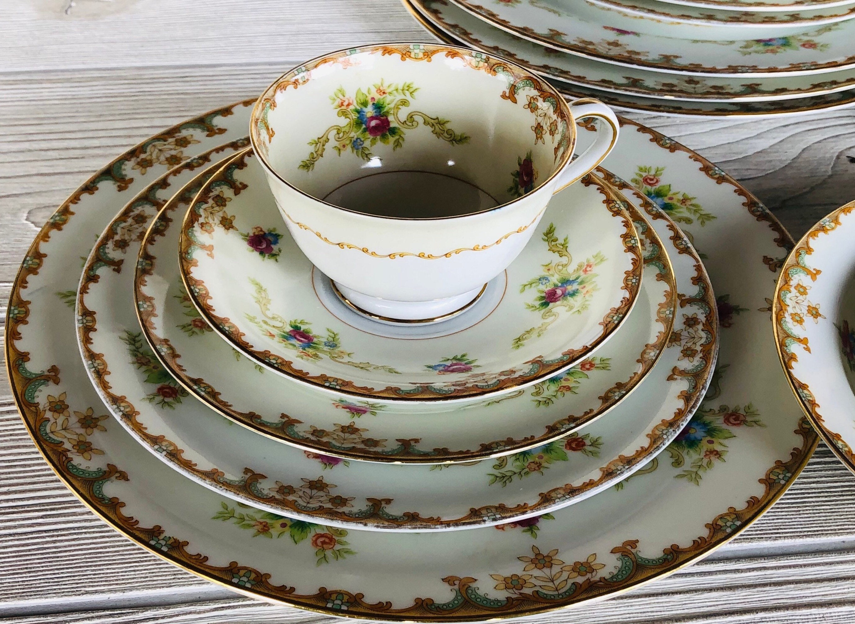 アンティーク　明治大正期　SMALLTAINSBRLNGRLCHES ３枚 28 Pc SET ~ 1950s Regal Gold Trim China Sango Japan Dinner Salad