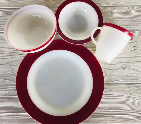 Vintage PYREX Red Band Dinner Plate Chili Dessert Bowl Milk Glass