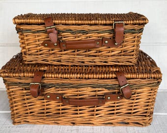 Vintage Nesting Wicker Picnic Hampers Set of 2, Willow Suitcase Baskets with Buckle Straps, Rustic Cottage Storage Baskets