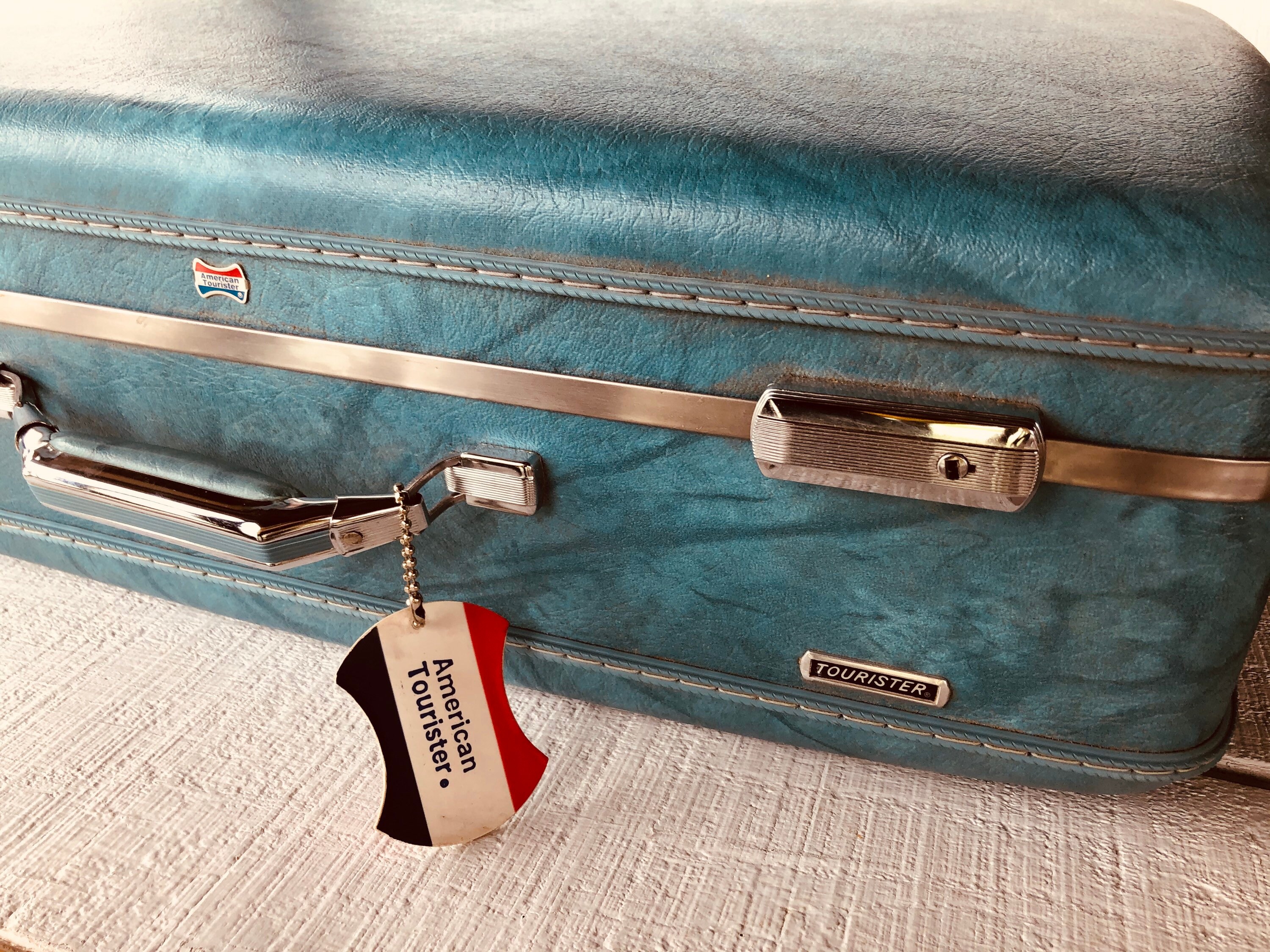 XL hard case luggage American Tourister 
