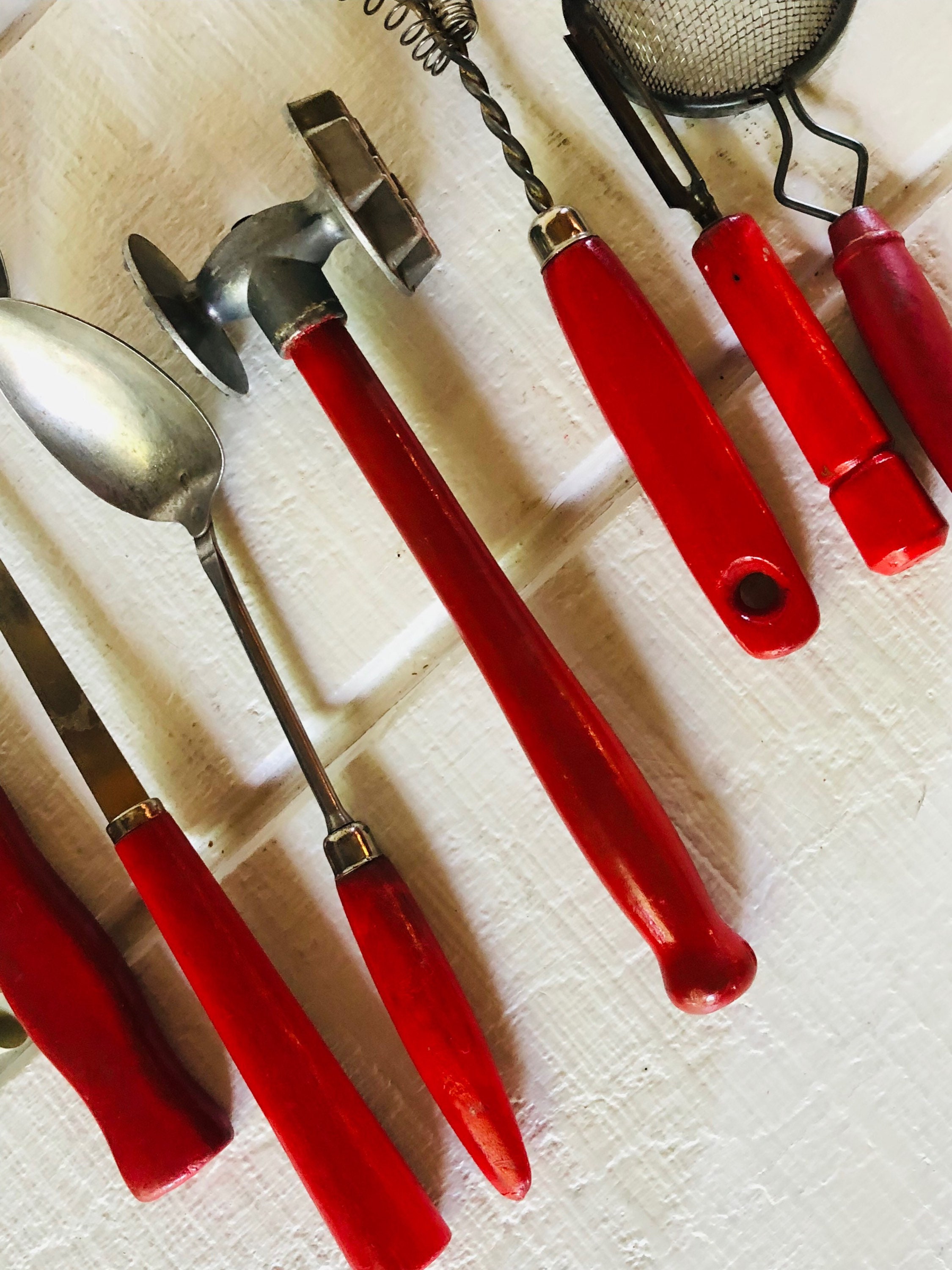 7 Pc Primitive Red Handled Kitchen Utensil Vintage Kitchen Mid Century  Kitchen Decor Antique Cooking Utensils Wood Handles Ladle Meat Fork - Etsy, image size:2250x3000