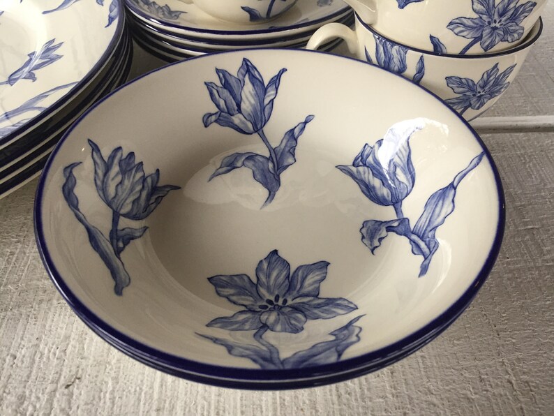 Dessert Plate 6.25 Lavender /& Blue Flowers With White Raised Trim and Platinum Trim #2753 NORITAKE Sweet Violets China Discontinued