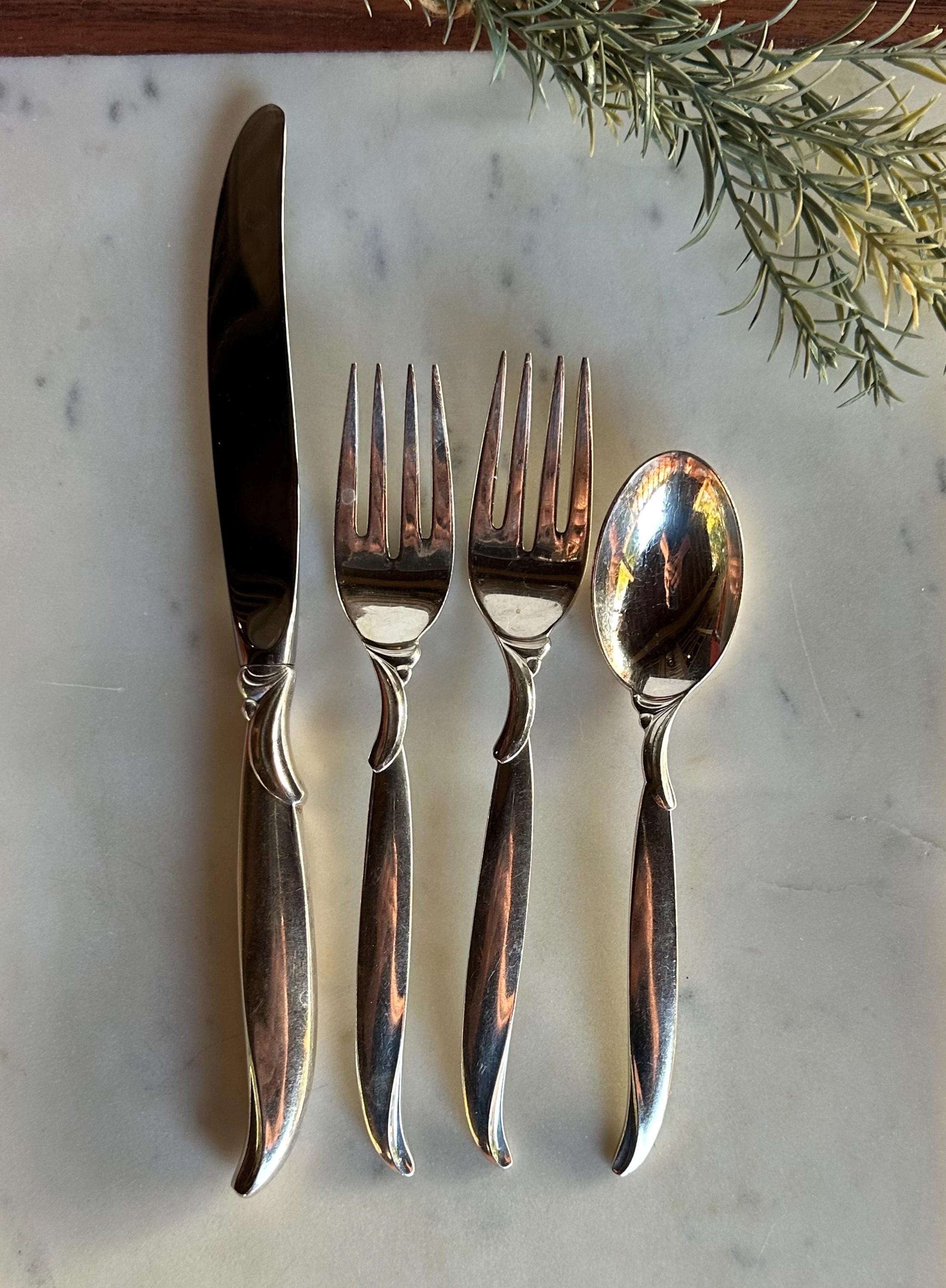 international silverplate バングル&スプーンリング 55 Pc Set ~ 1956 FLAIR Silverplate Flatware International