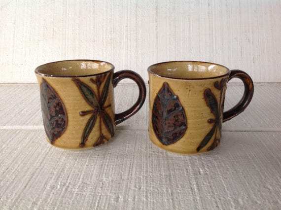 Vtg stoneware white leaf