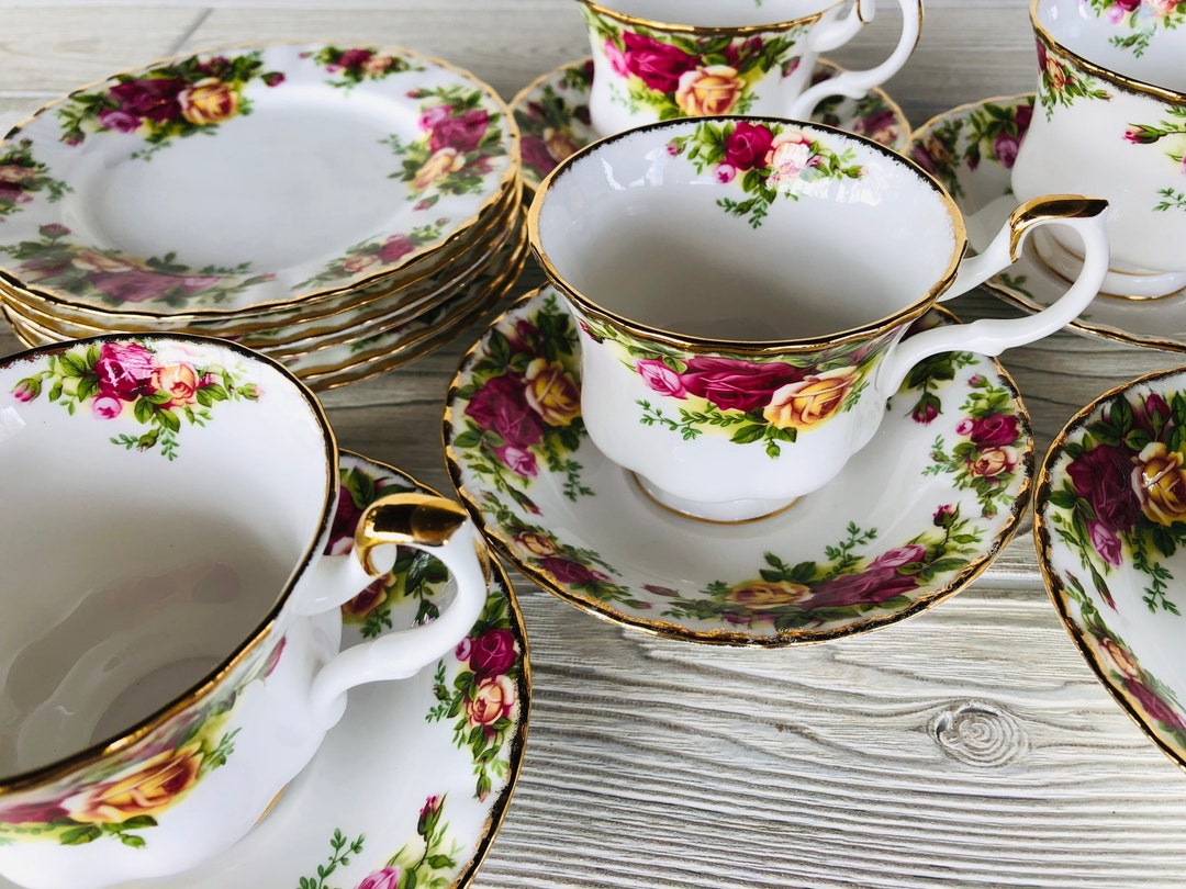 Vintage 1962 Old Country Roses Royal Albert Bone China Tea