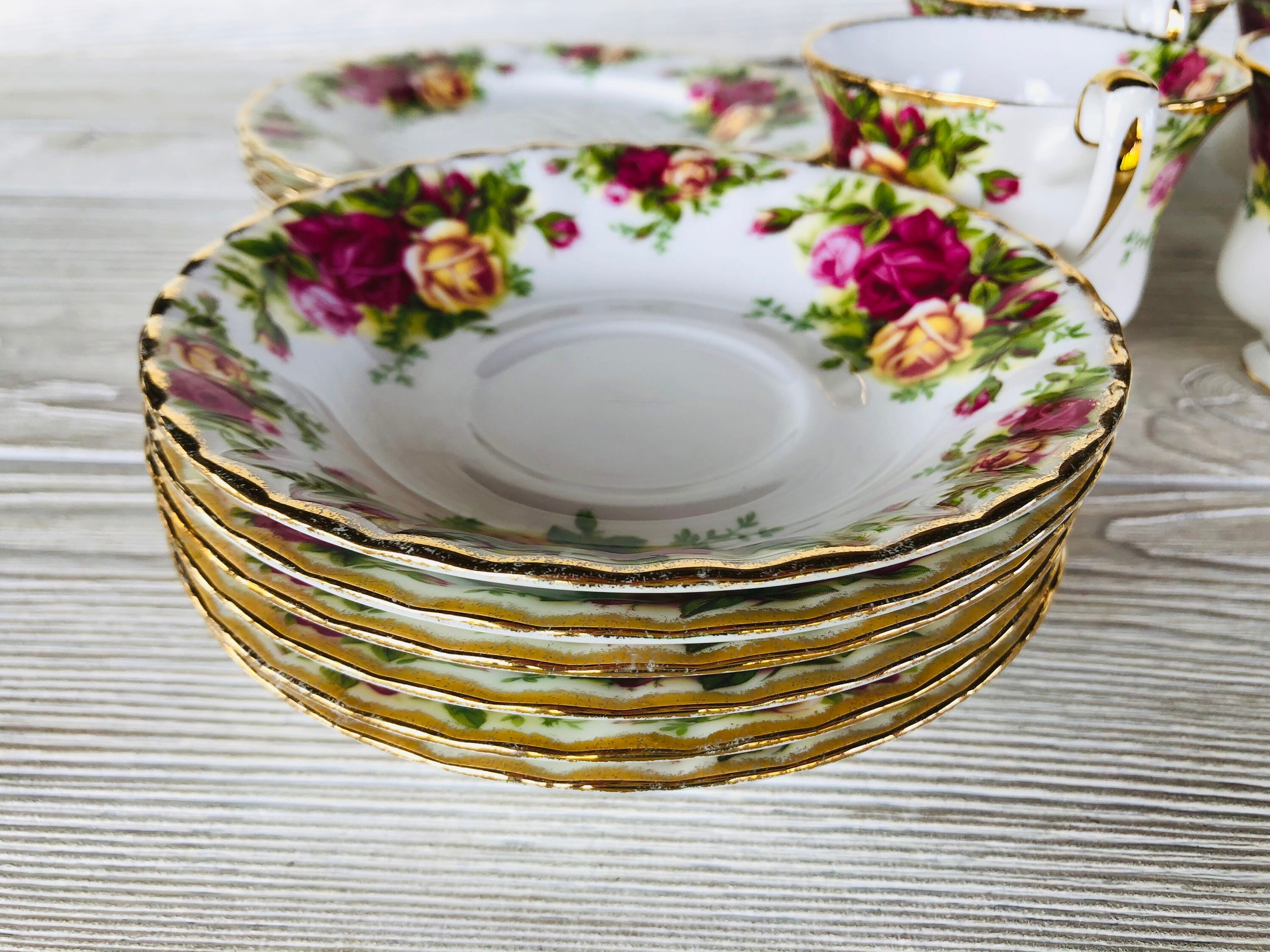 Vintage 1962 Old Country Roses Royal Albert Bone China Tea Cup and