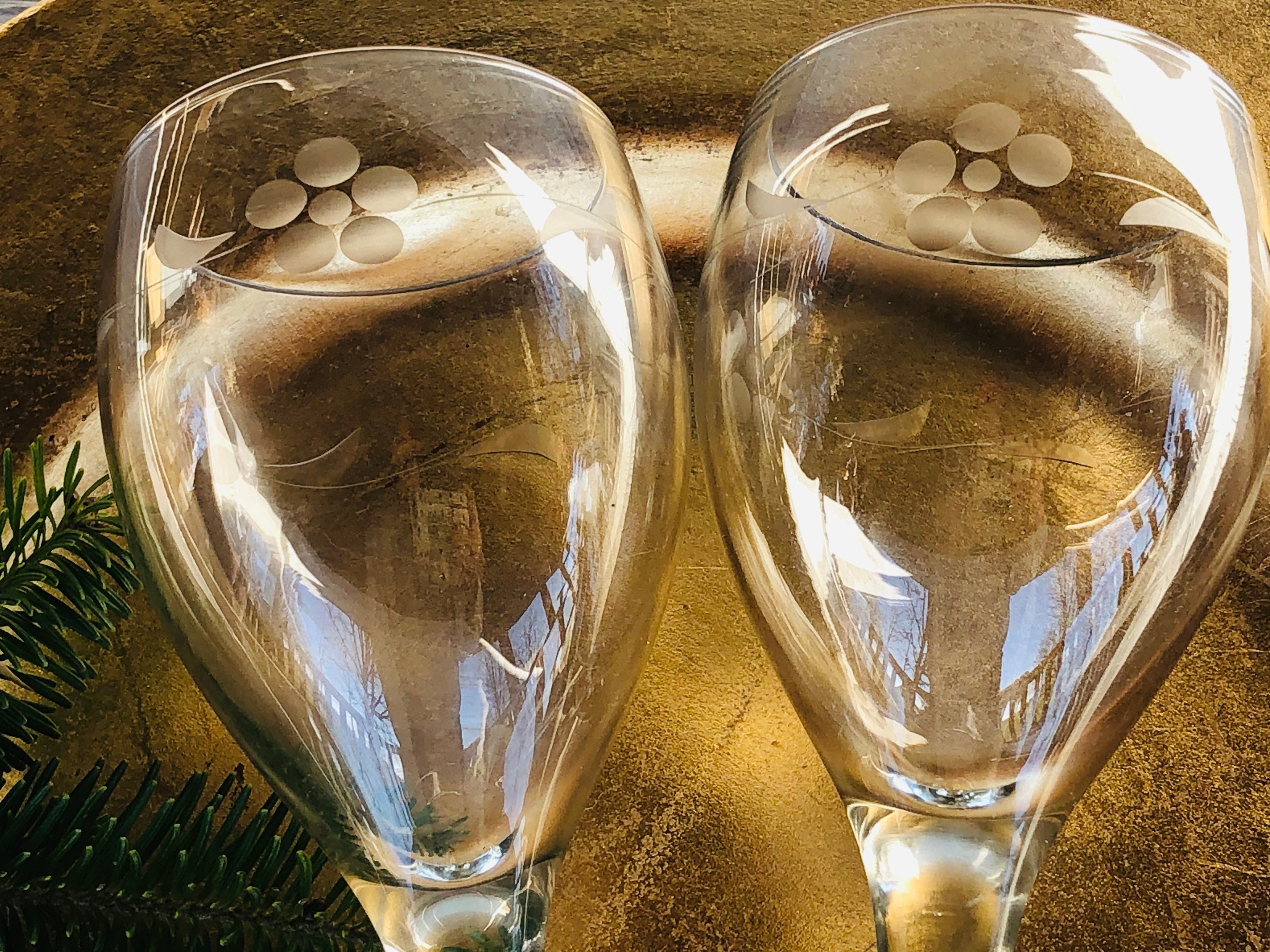 humongous wine glass Big Wine Glasses Oversized Set of 2 (750ml/25oz), Giant Wine Glass, Bi –  GosoyoHome main image 1