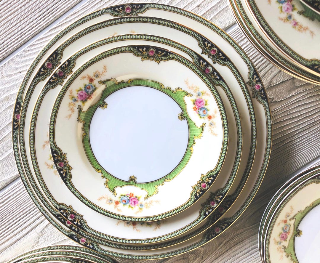 オールドノリタケ、里帰り品です。Old Noritake flower base オールドノリタケ、里帰り品です。Old Noritake flower base