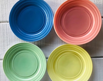 Vintage 9" Moderntone Platonite Pastel Pink Blue Yellow green HAZEL ATLAS Dinner Plate Depression glass colored Dinnerware 40s Hazel Atlas