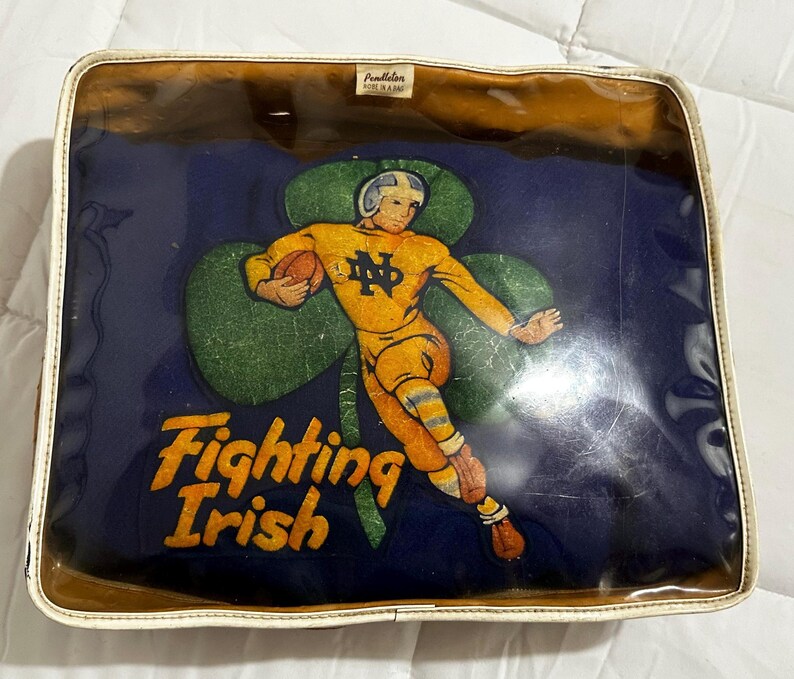Vintage 1960s Pendleton Wool Notre Dame Fighting Irish Stadium Blanket – ND Football – Original Case & Cushion Bild 19