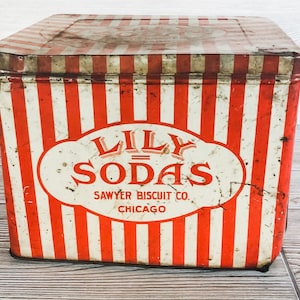 Distressed Red White Metal Cracker Tin, Vintage Crispo Advertising Tin, Red and White Soda Cracker Tin, Primitive Antique Red Biscuit Tin