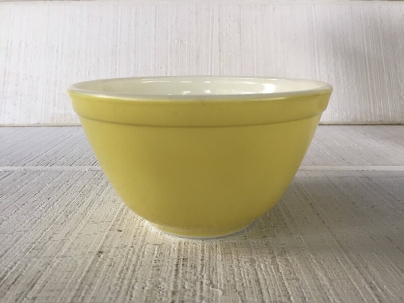 Vintage Yellow Pyrex Nesting Bowl 401 Mid Century Small Etsy