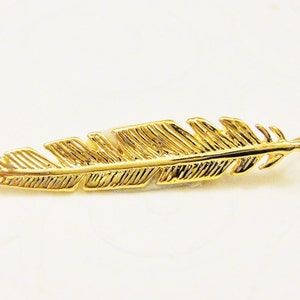 925 スターリング シルバーに 18k ゴールドをあしらったベルメイユ フェザー ペンダント、鳥の羽、光沢のあるゴールドの羽、ベルメイユ 鳥の羽、ベルメイユ フェザー、フェザー
