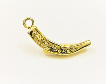 Vermeil, 18K goud op 925 sterlingzilveren hoornbedel, glanzende gouden hoornhanger met blad en bloemen gestempeld, vermeil hoorn, gouden hoornbedel
