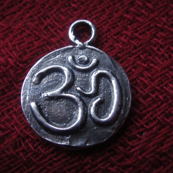 925 sterling silver  oxidized lotus and om charm, pendant, sterling silver lotus charm, silver lotus charm, meditation finding, lotus charm