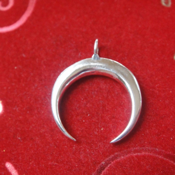 925 sterling silver Crescent Moon Pendant -  silver moon charm , silver moon, half moon, half moon, crescent moon, silver half moon, moon