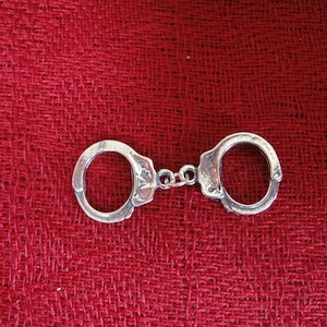 925 sterling silver oxidized  handcuff charm, sterling silver handcuff charm, silver handcuff, handcuff, silver hand cuff charm connector