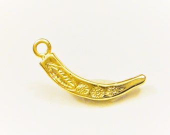 Vermeil, 18K goud op 925 sterlingzilveren hoornbedel, matgouden hoornhanger met blad en bloemen gestempeld, vermeil hoornbedel, gouden hoorn