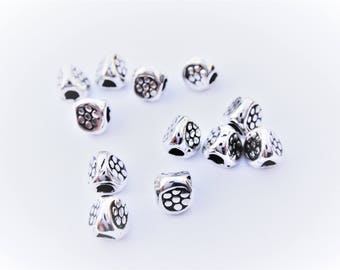 5 cuentas Teeny Tiny Nuggets de plata de ley 925, pequeñas y delicadas pepitas con estampado de flores, espaciadores pequeños, espaciador de plata, espaciador de pepita
