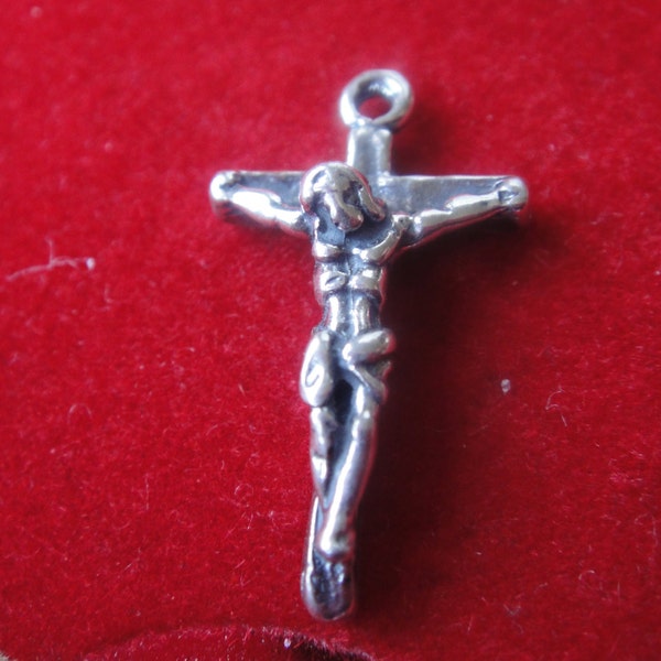 925 sterling silver oxidized cross with Jesus's body, small silver cross, silver cross, silver small cross with Jesus, Jesus christ, cross