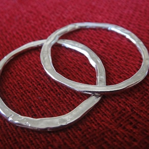 1 pc. 925 sterling silver hammered circle connector, shiny silver, sterling silver hammered circle charm, silver circle, hammered O ring
