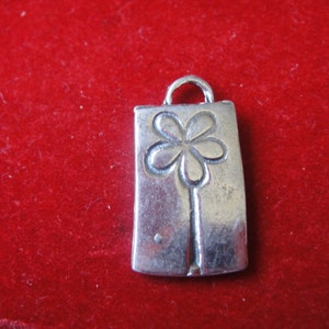 925 sterling silver oxidized daisy flower daisy charm, silver charm with daisy, silver flower, charm with flower, silver daisy, daisy flower