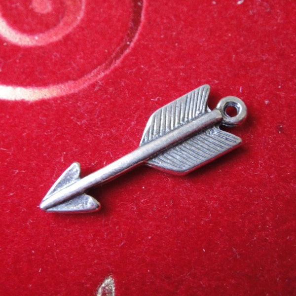 925 sterling silver oxidized Arrow charm 1 pc., silver arrow, arrowhead, arrow charm, sterling silver arrow charm, silver arrowhead, arrow