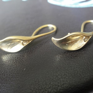 2tlg. Vermeil, 18k Gold über 925 Sterling Silber Calla Lilie Ohrhaken - matt goldene Ohrring finden, Vermeil Ohrhaken, Vermeil Calla Ohrringe