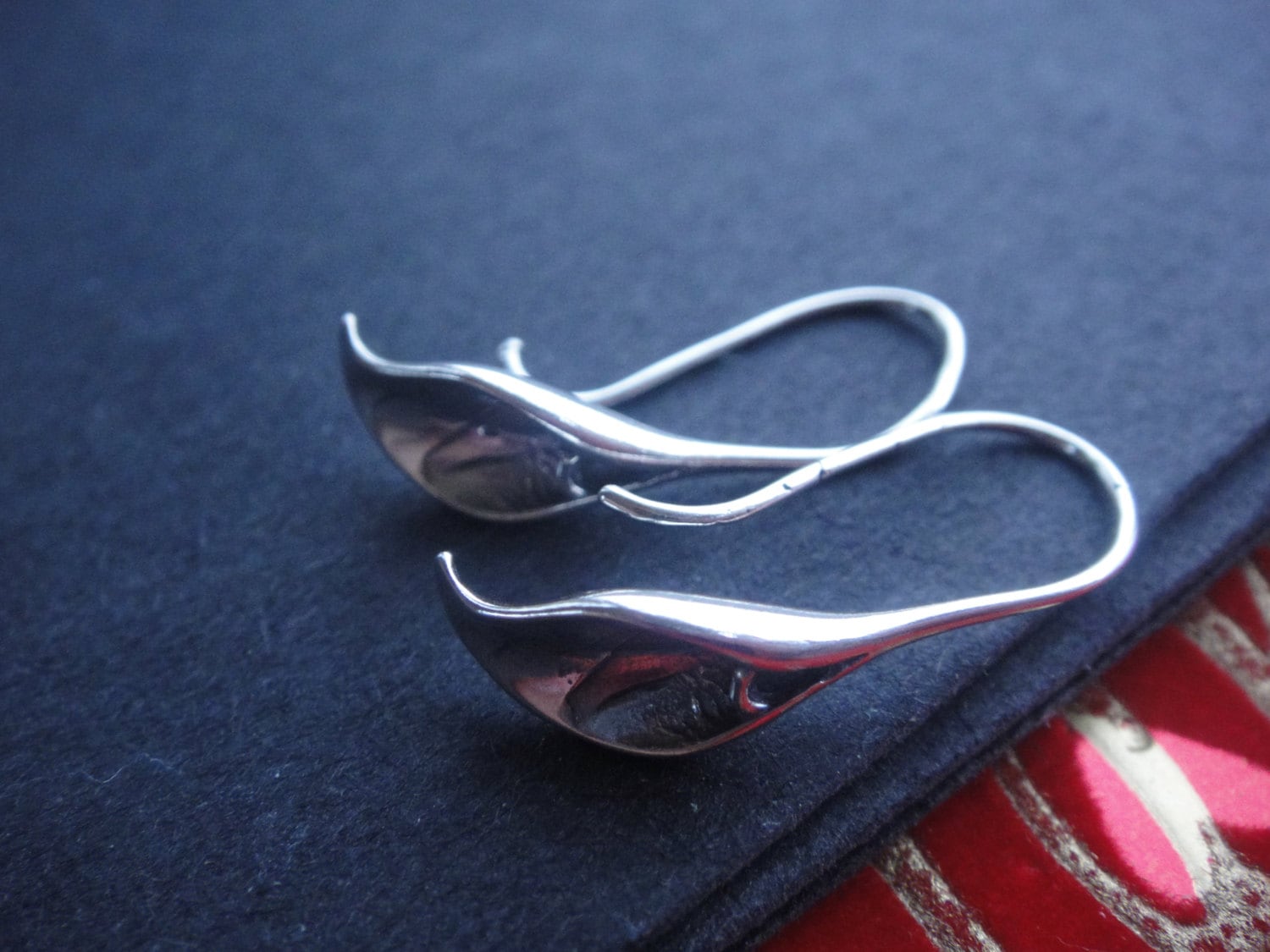 12x25 mm silver earring hook Calla Lily x 2 pc(s) 