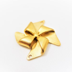 Vermeil, 18k goud op 925 sterlingzilver Pinwheel Connector Charm, windspeelgoed, matgouden pinwheel, free spirit, vermeil pinwheel, pinwheel